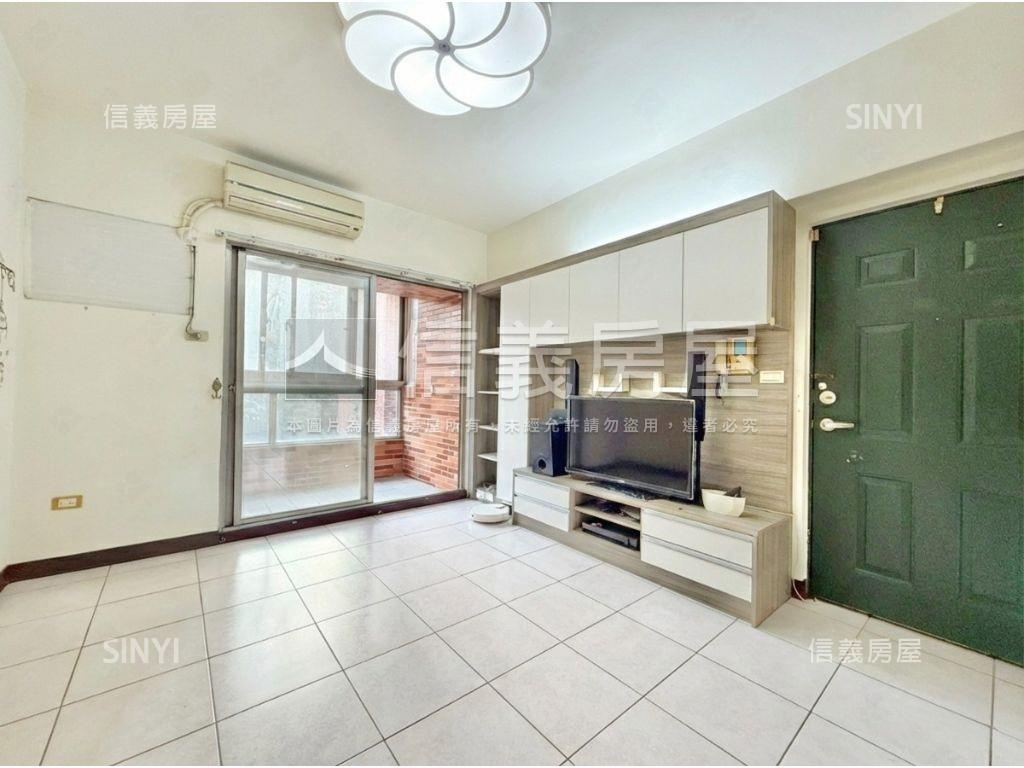 東方桂冠時尚精品三房房屋室內格局與周邊環境