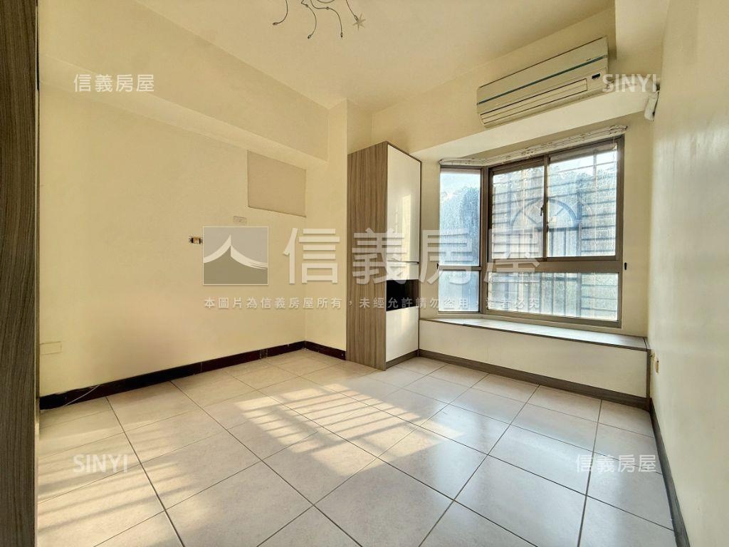 東方桂冠時尚精品三房房屋室內格局與周邊環境