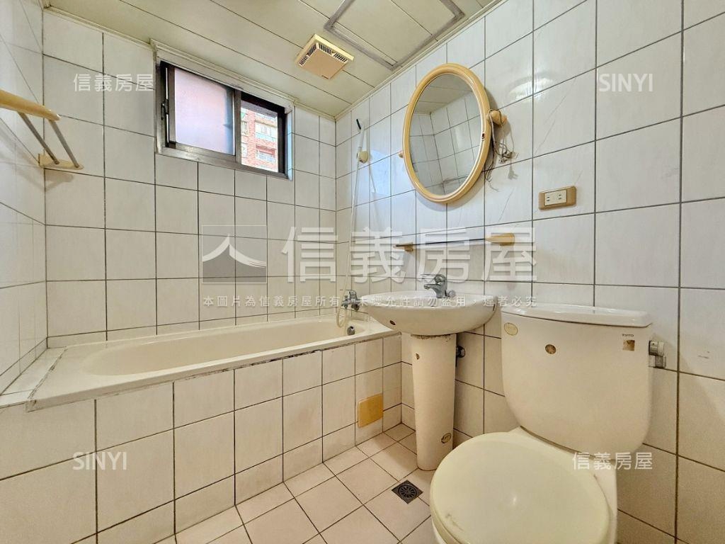 東方桂冠時尚精品三房房屋室內格局與周邊環境