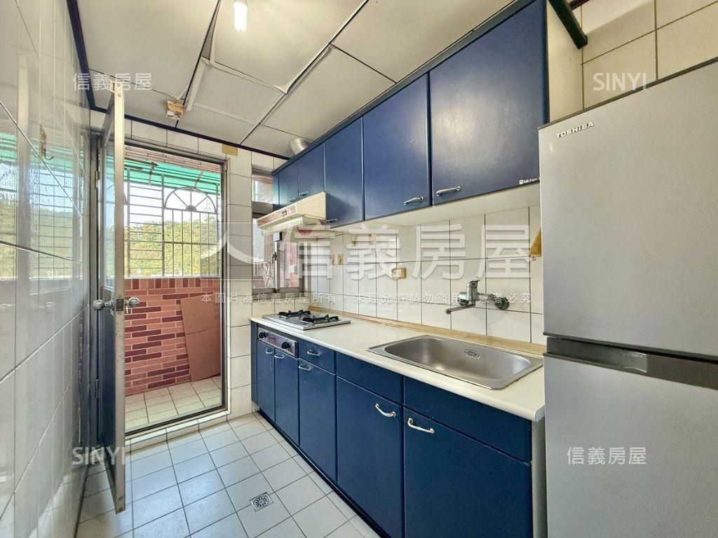 東方桂冠時尚精品三房房屋室內格局與周邊環境