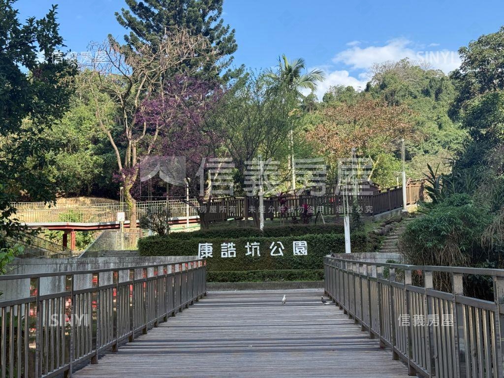 東方桂冠時尚精品三房房屋室內格局與周邊環境