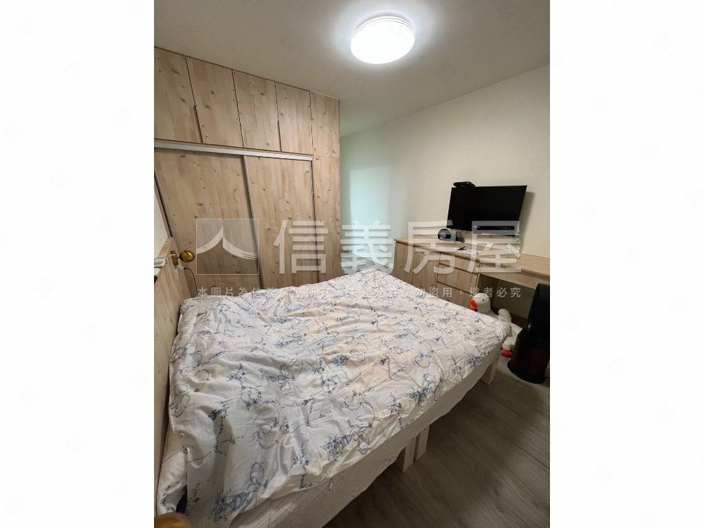 海山捷運輕奢電梯三房房屋室內格局與周邊環境