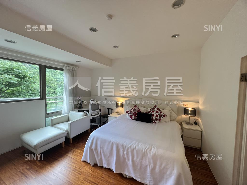 景觀四房附車位房屋室內格局與周邊環境