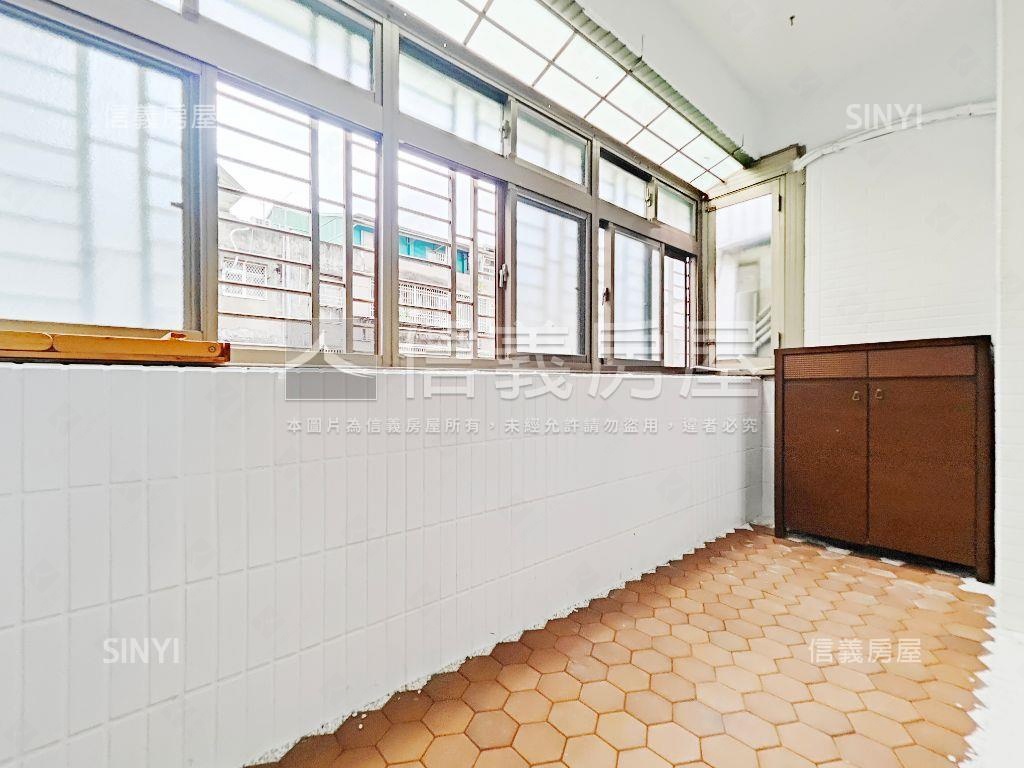 永和區公所雙陽台公寓三樓房屋室內格局與周邊環境
