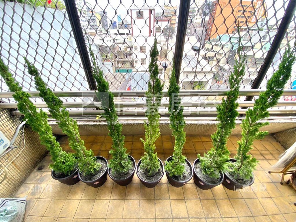 近台中火車站華廈美屋房屋室內格局與周邊環境
