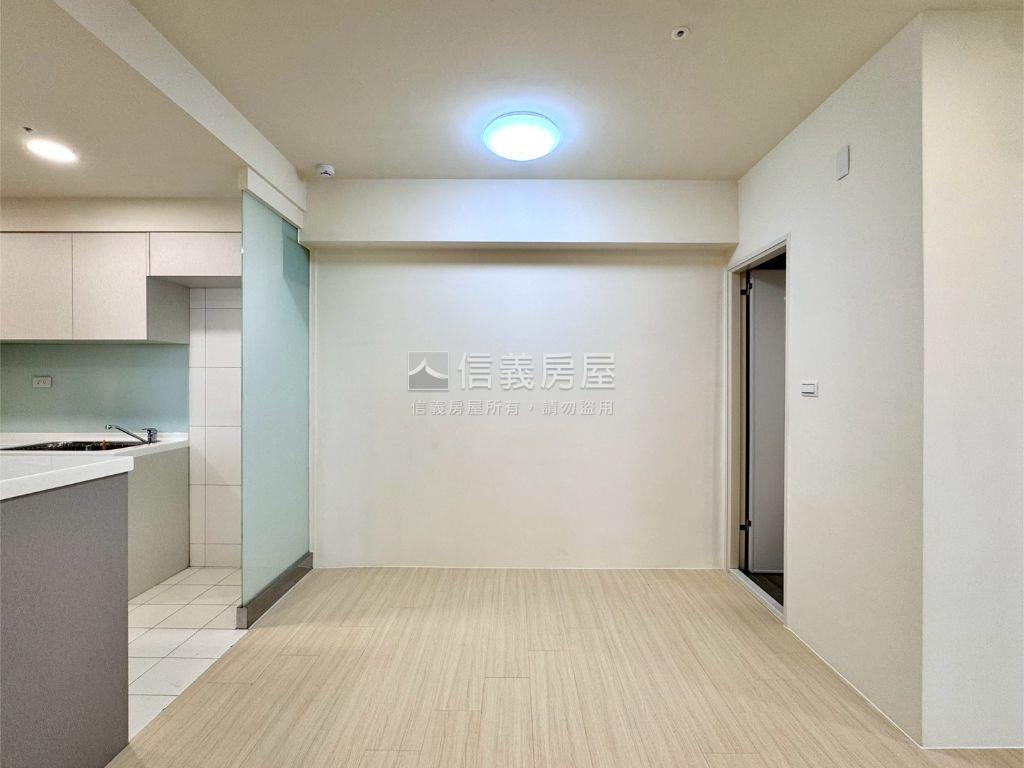 七期全新整理三房平車房屋室內格局與周邊環境