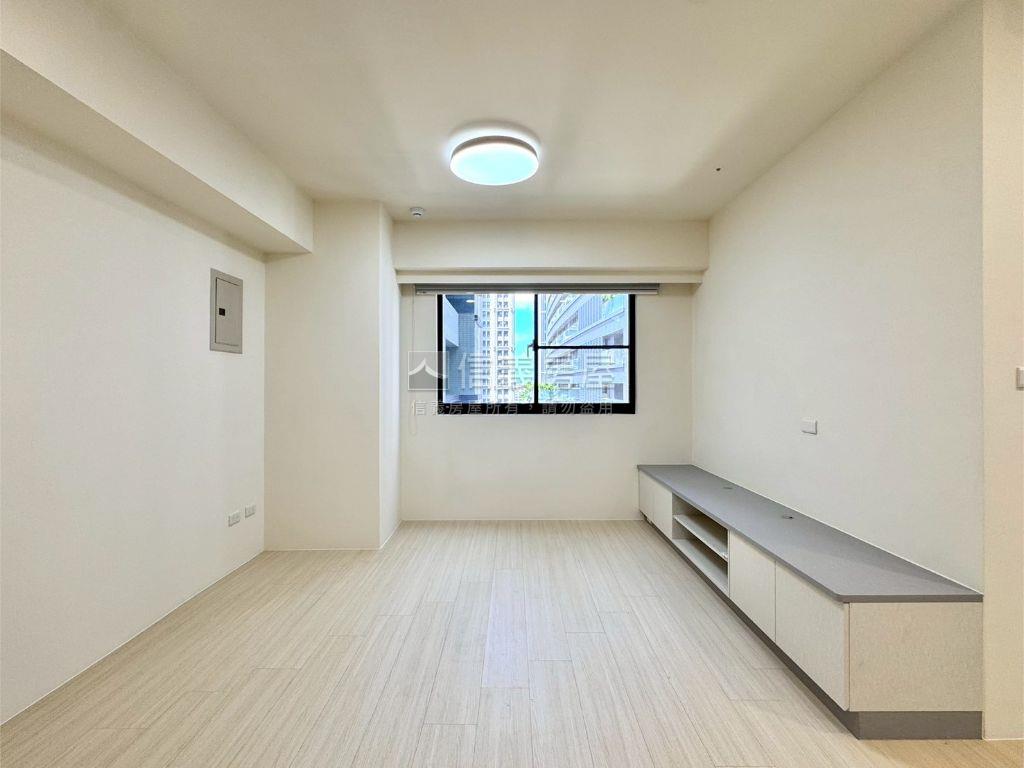 七期全新整理三房平車房屋室內格局與周邊環境