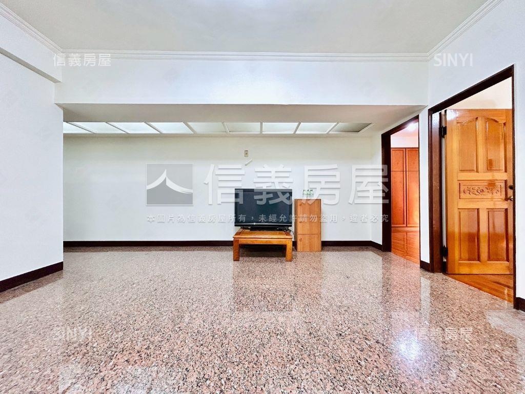 北區電梯三房單坪免２４萬房屋室內格局與周邊環境