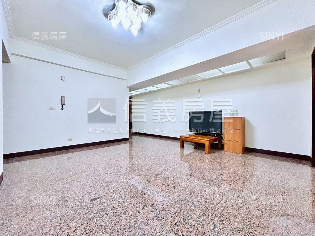 北區電梯三房單坪免２４萬房屋室內格局與周邊環境