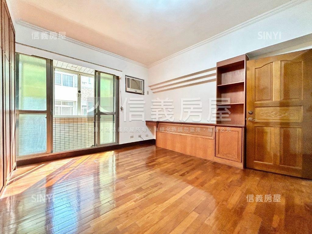 北區電梯三房單坪免２４萬房屋室內格局與周邊環境
