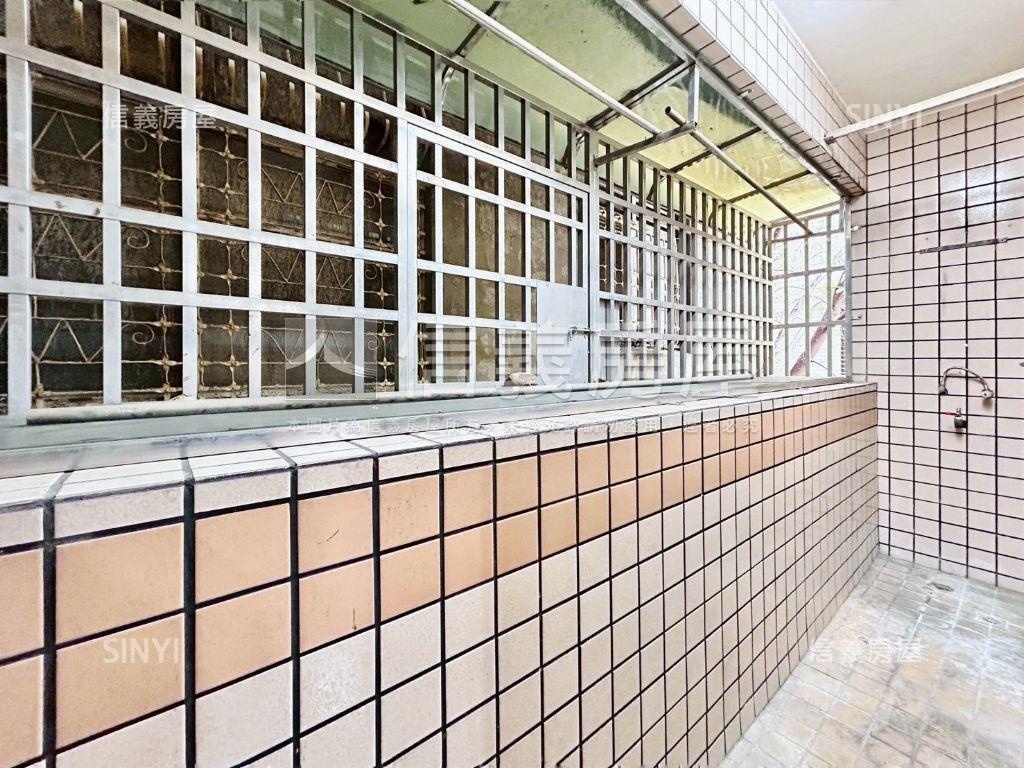 北區電梯三房單坪免２４萬房屋室內格局與周邊環境