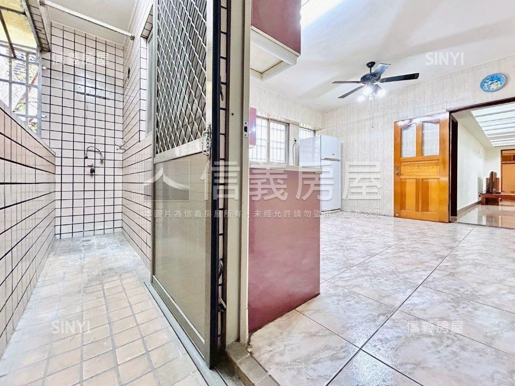 北區電梯三房單坪免２４萬房屋室內格局與周邊環境