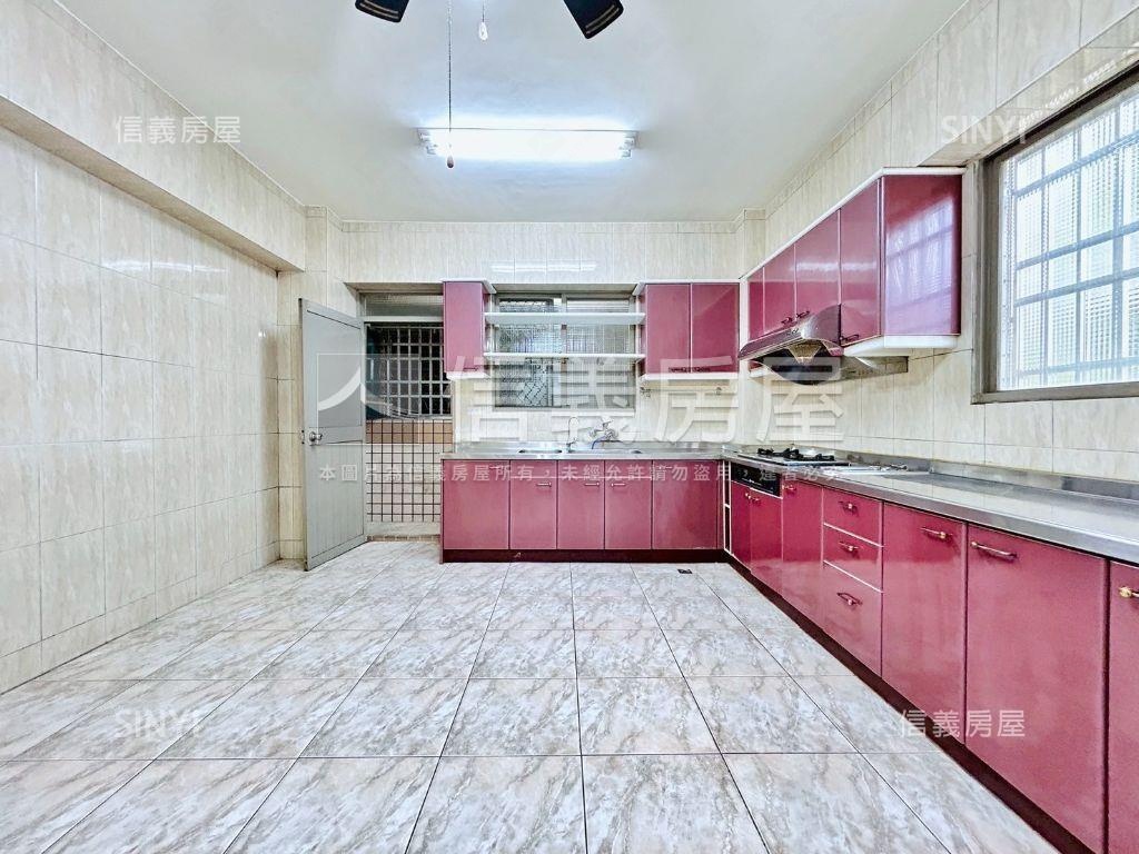 北區電梯三房單坪免２４萬房屋室內格局與周邊環境