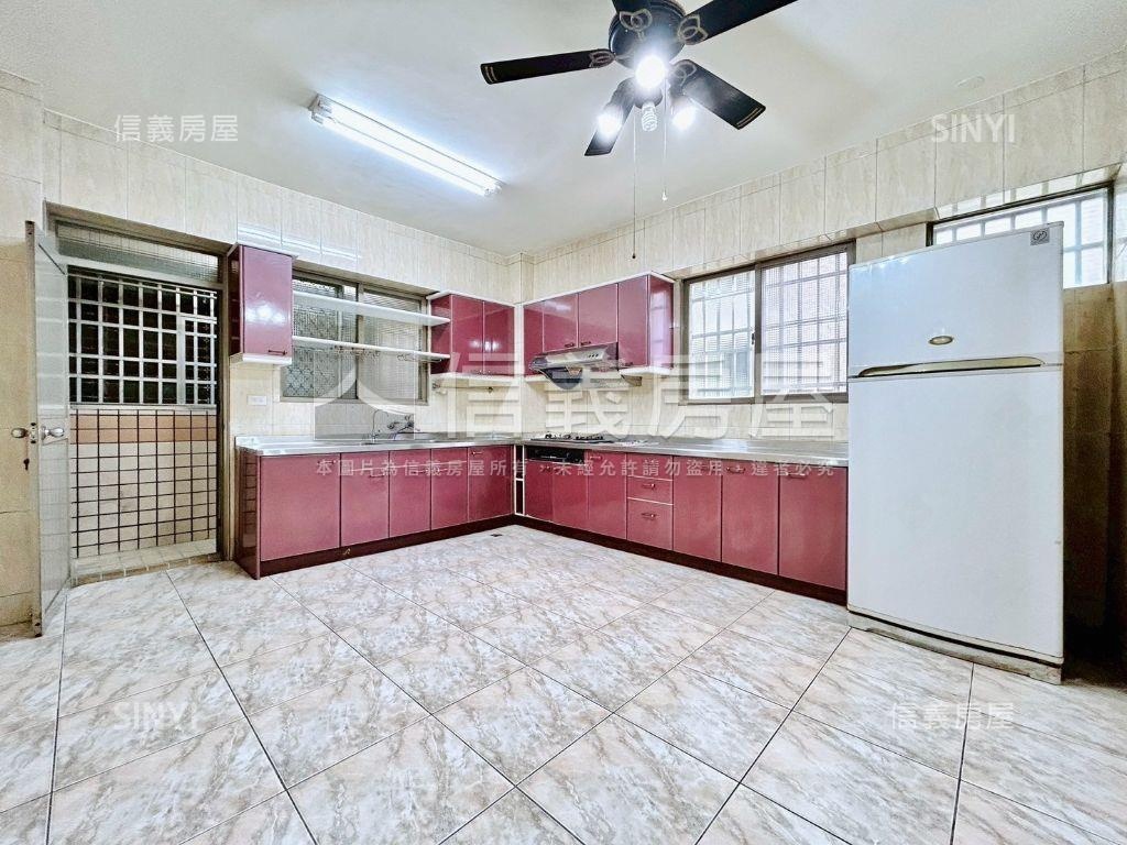 北區電梯三房單坪免２４萬房屋室內格局與周邊環境