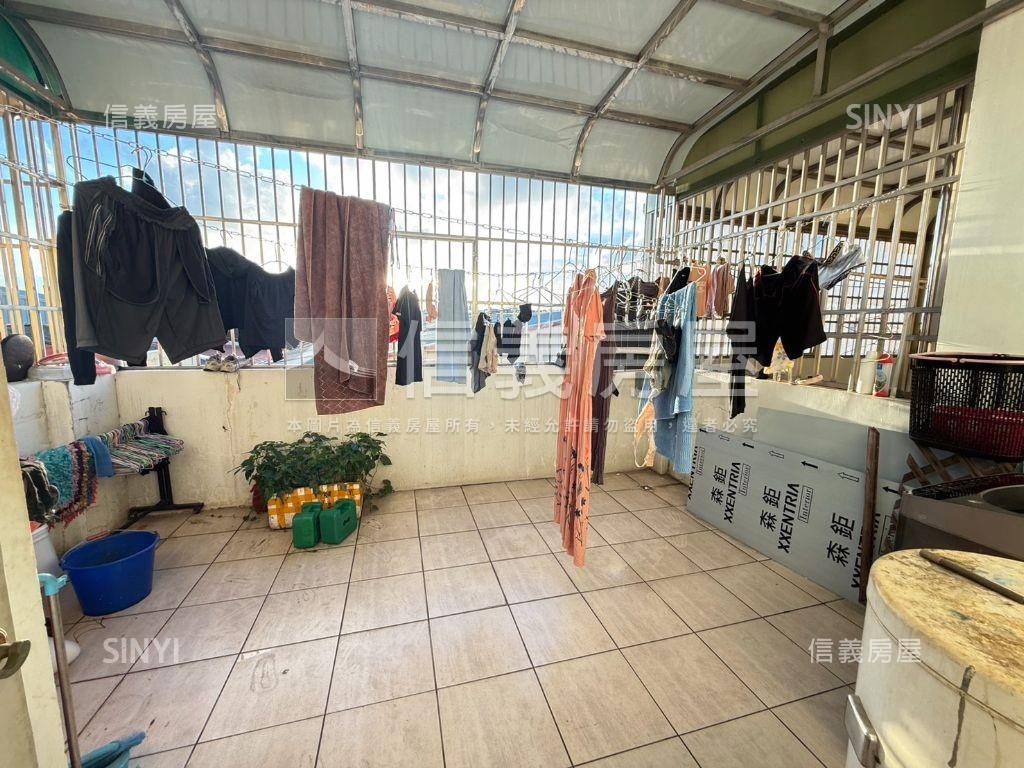 育安街首排，稀有店墅房屋室內格局與周邊環境