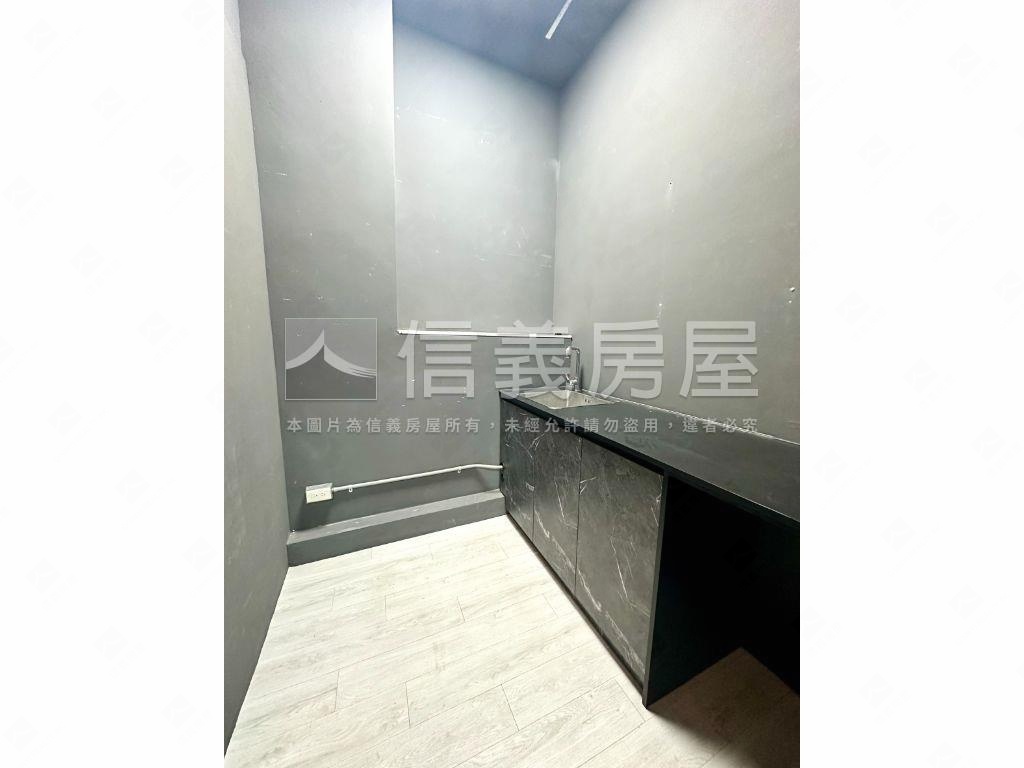 四期低總價大面寬金店面房屋室內格局與周邊環境