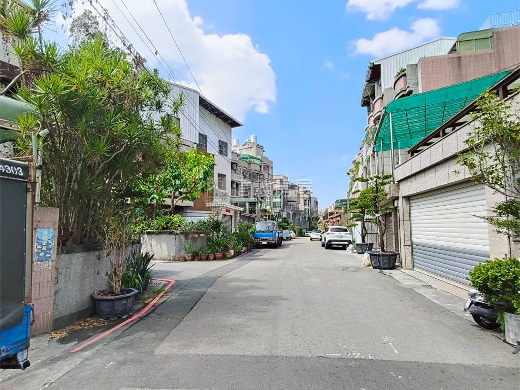 東山商圈霸氣崗石別墅１房屋室內格局與周邊環境