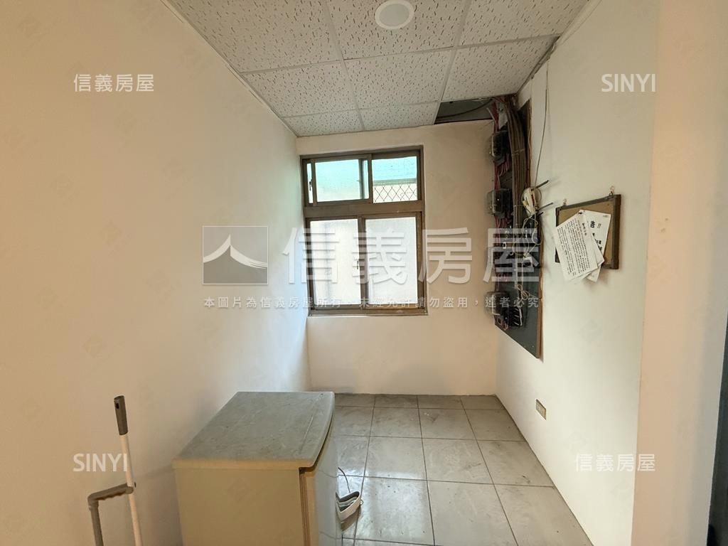正信義路方正邊間美居房屋室內格局與周邊環境