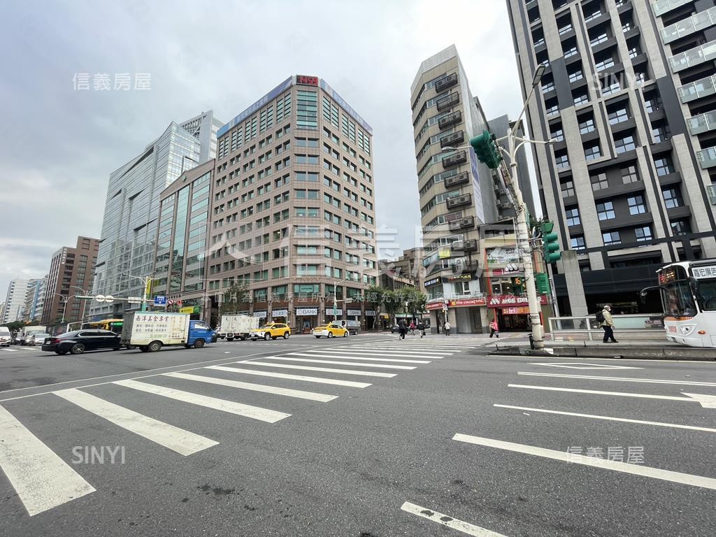 華航龍江稀有透天店面房屋室內格局與周邊環境