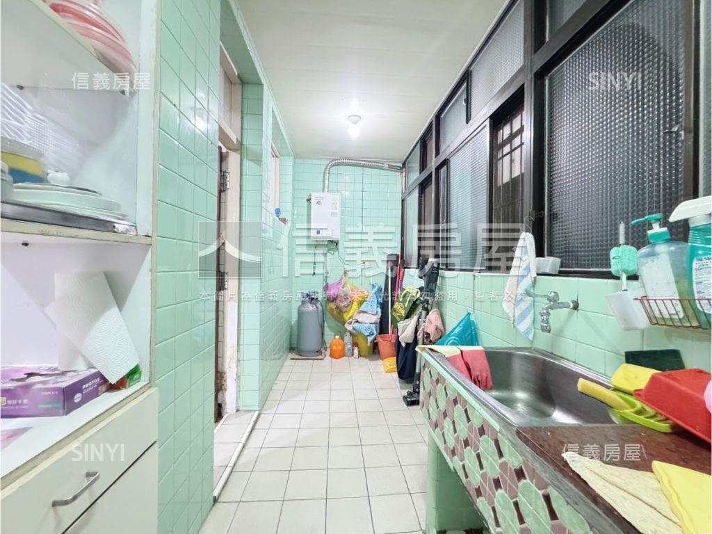 忠孝東路公寓３樓房屋室內格局與周邊環境