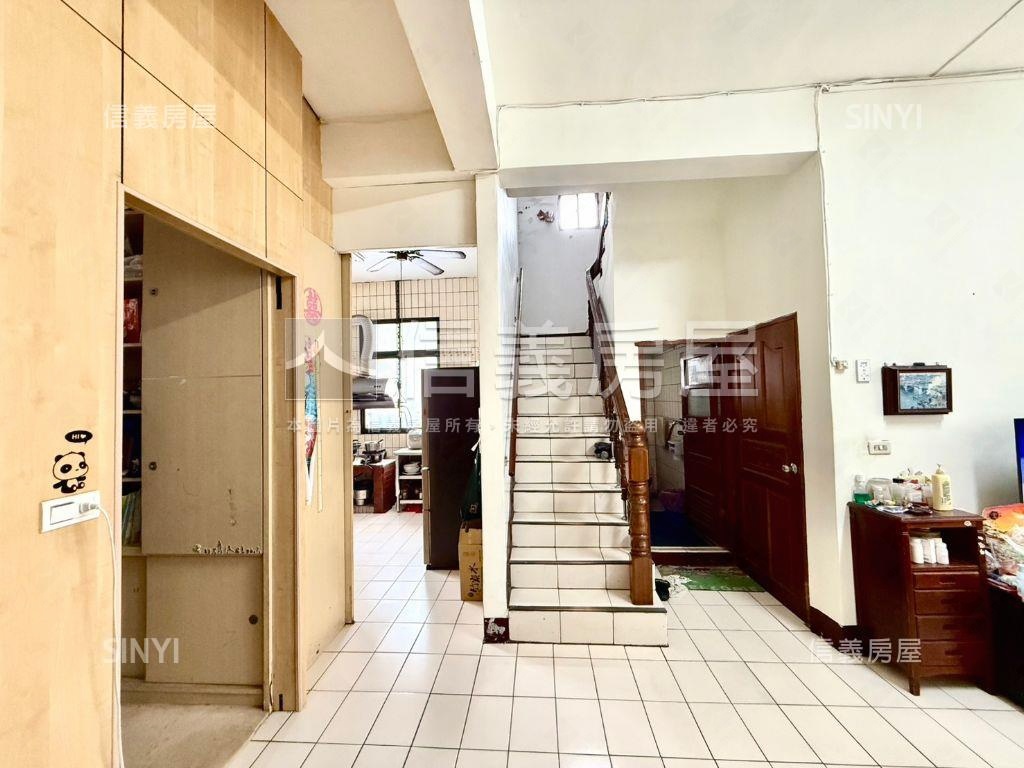 採光好角間三民路透天房屋室內格局與周邊環境