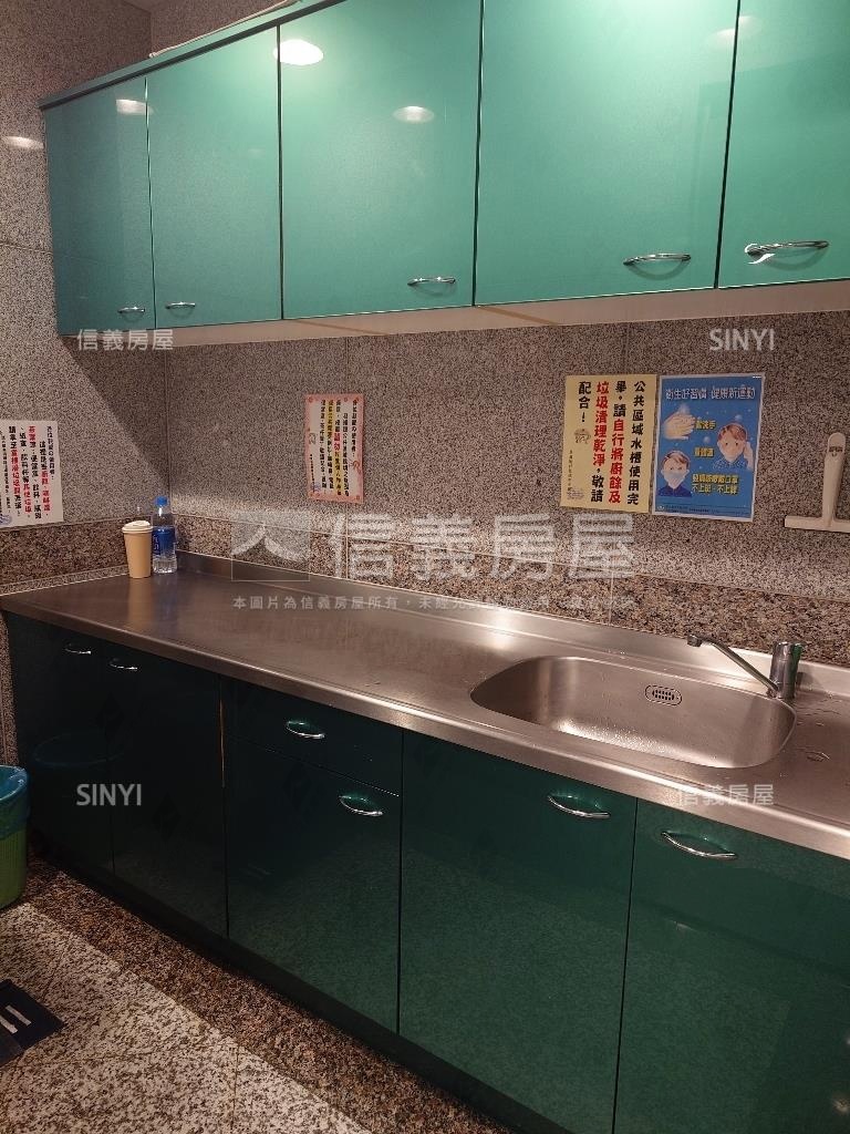 稀有釋出捷運辦公房屋室內格局與周邊環境