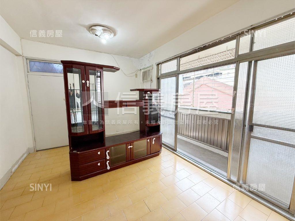 景安小資稀有公寓３樓房屋室內格局與周邊環境