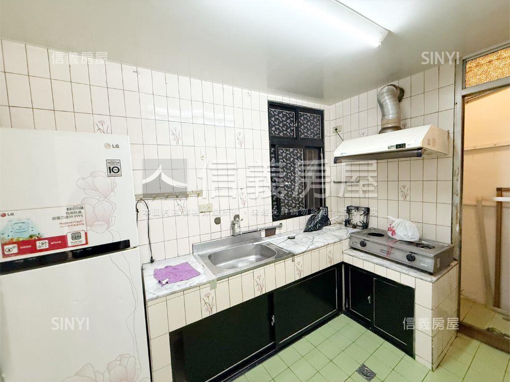 景安小資稀有公寓３樓房屋室內格局與周邊環境