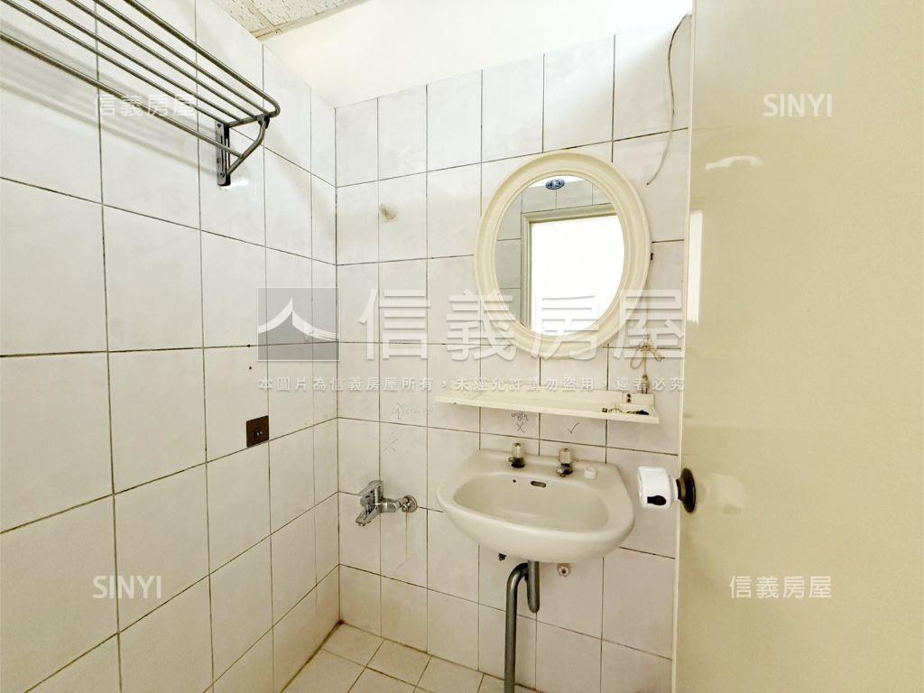 景安小資稀有公寓３樓房屋室內格局與周邊環境