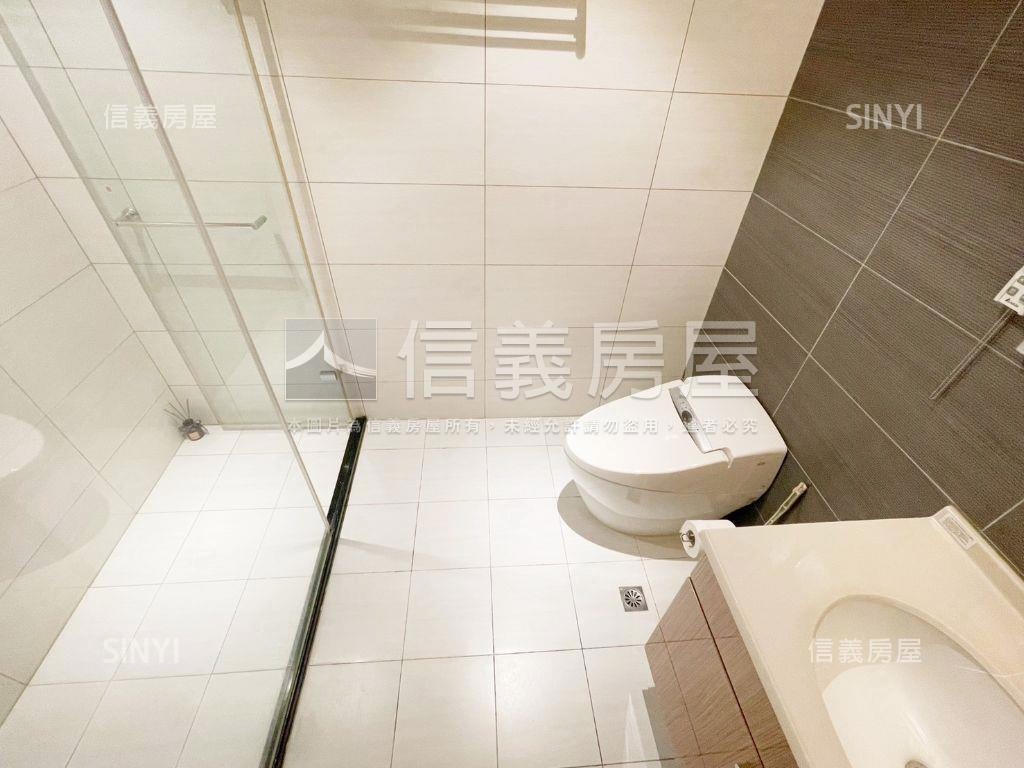 近ＳＢ１５站合康雲極２房房屋室內格局與周邊環境