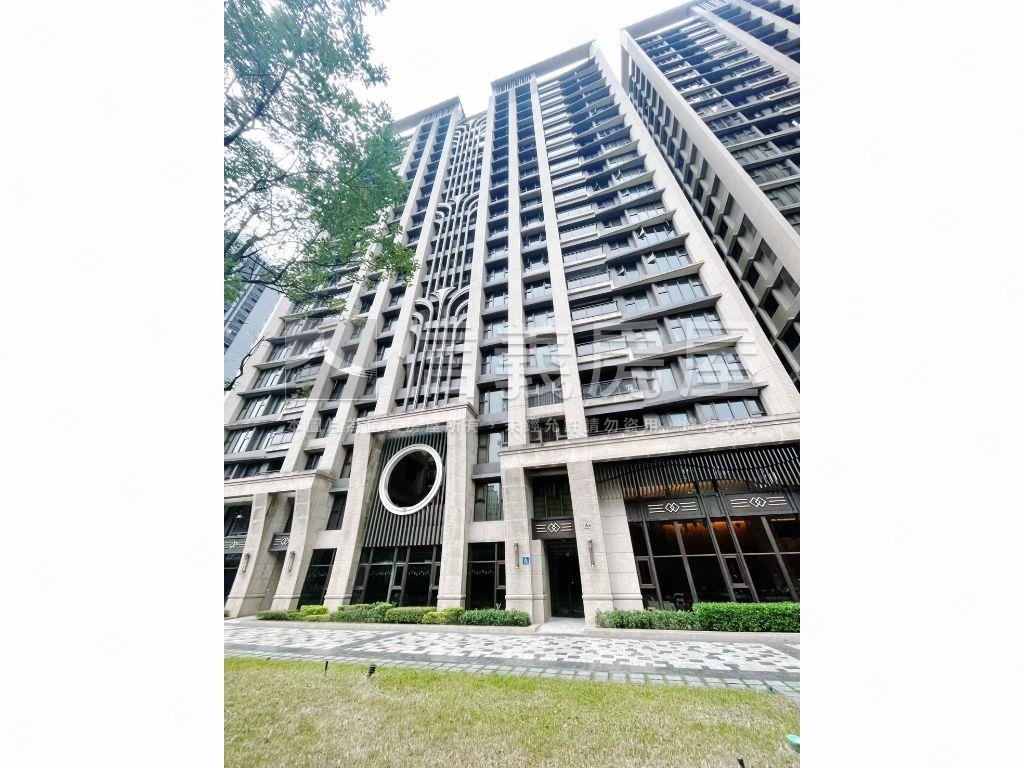 近ＳＢ１５站合康雲極２房房屋室內格局與周邊環境