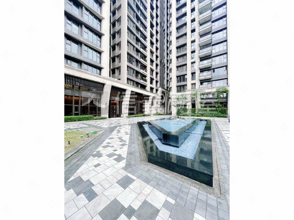 近ＳＢ１５站合康雲極２房房屋室內格局與周邊環境