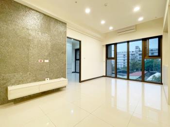 近ＳＢ１５站合康雲極２房