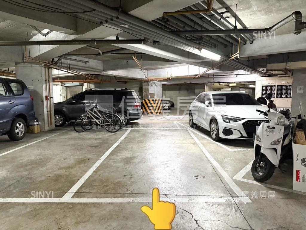 河堤採光三房平車房屋室內格局與周邊環境