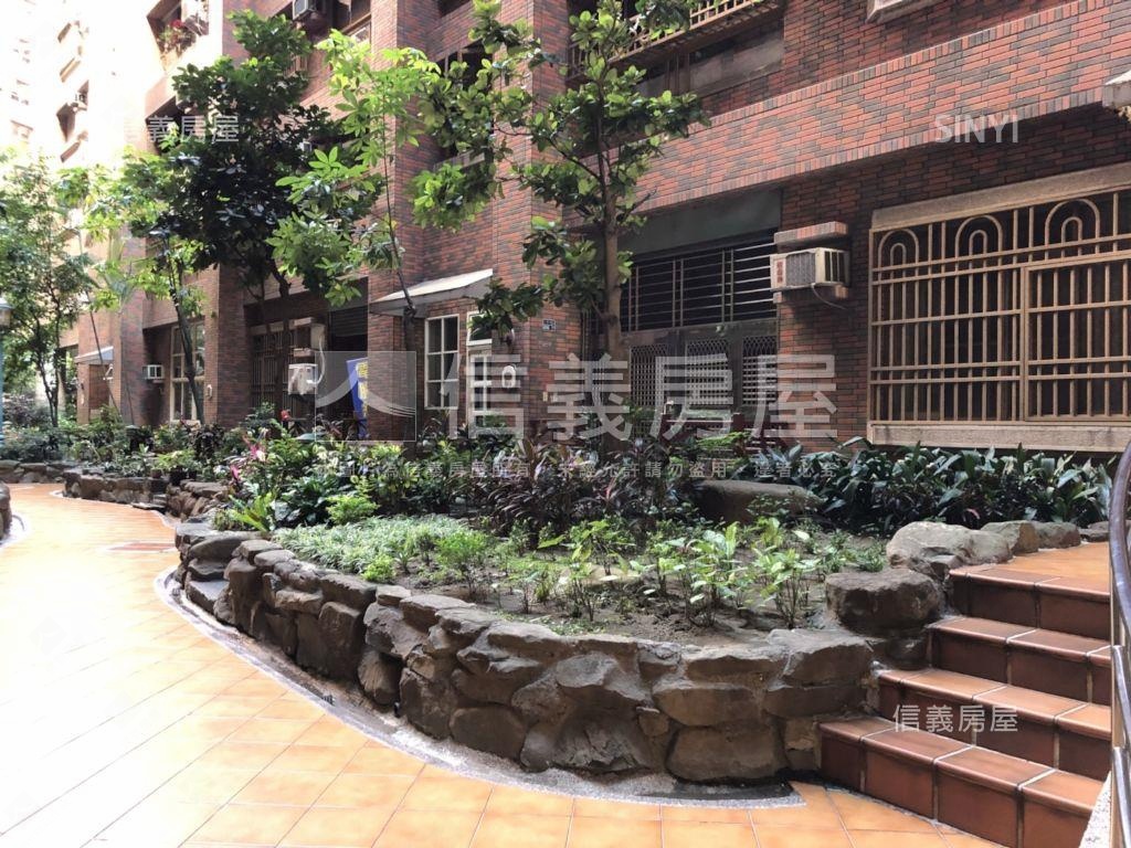 河堤採光三房平車房屋室內格局與周邊環境