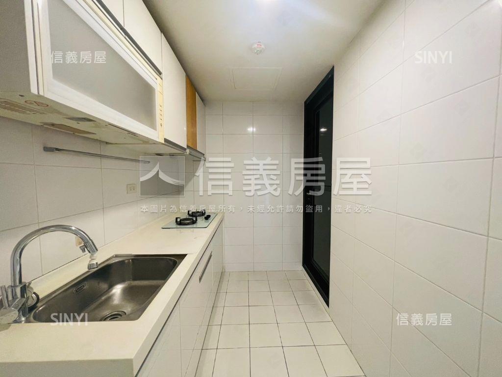 成大城俯瞰市景三房平車房屋室內格局與周邊環境