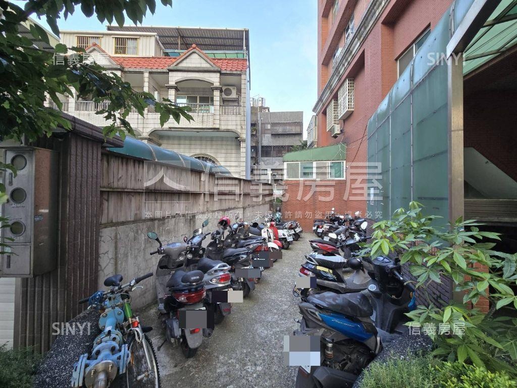 縣府ＬＶ景觀視野魔術空間房屋室內格局與周邊環境