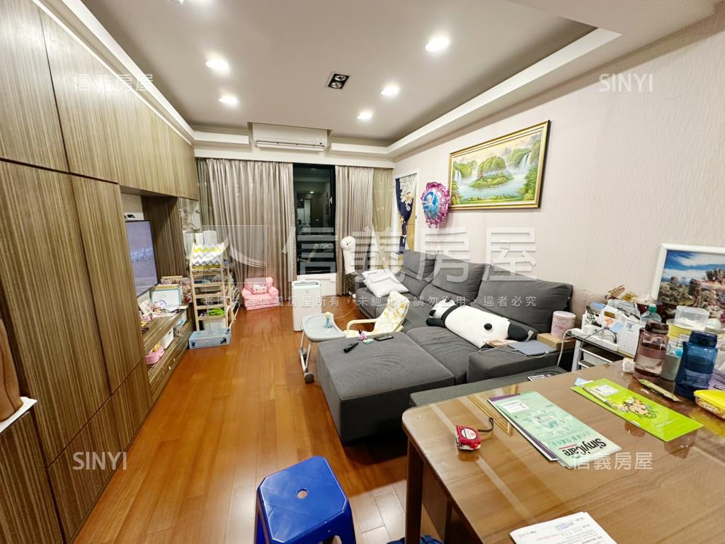 上越３房車位房屋室內格局與周邊環境