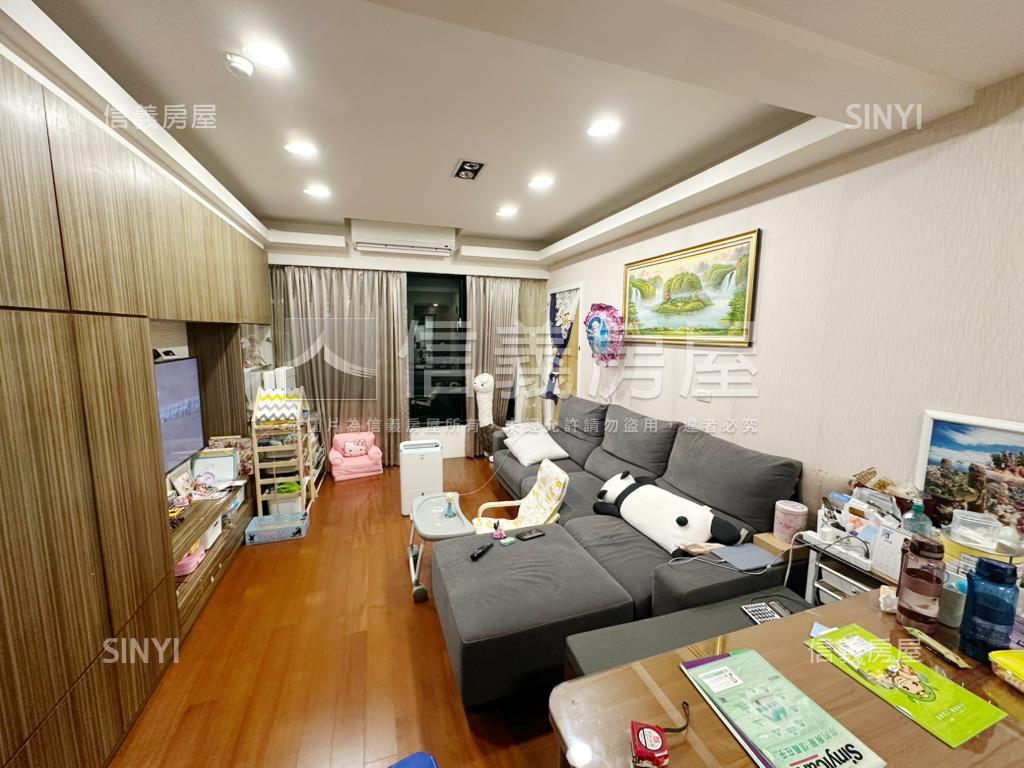 上越３房車位房屋室內格局與周邊環境