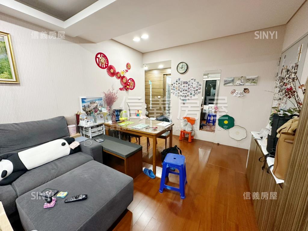 上越３房車位房屋室內格局與周邊環境