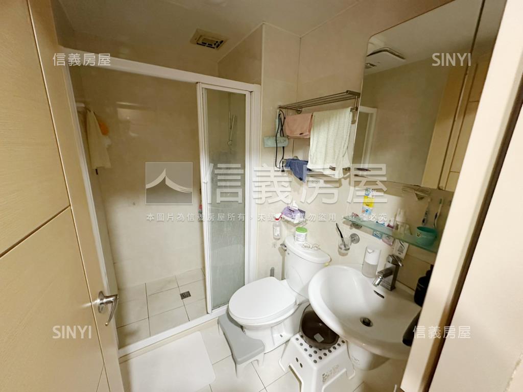 上越３房車位房屋室內格局與周邊環境