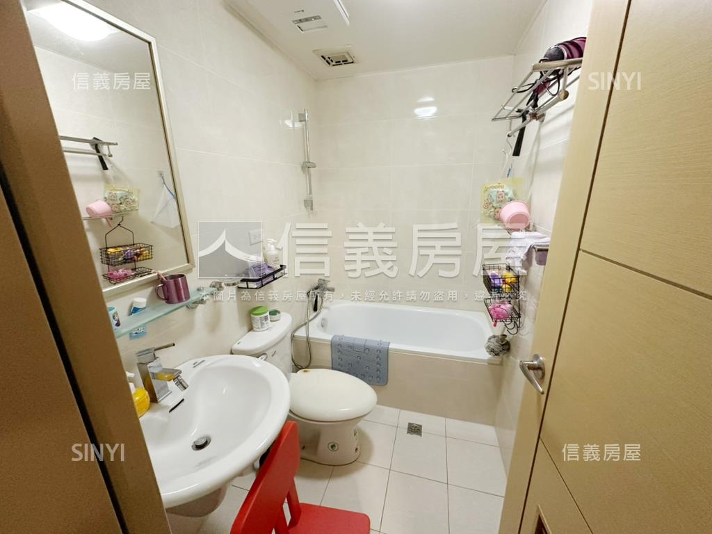 上越３房車位房屋室內格局與周邊環境