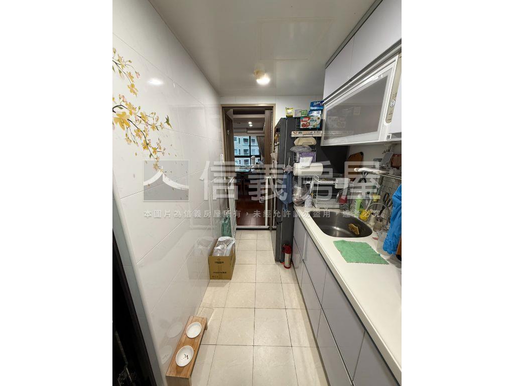 上越３房車位房屋室內格局與周邊環境