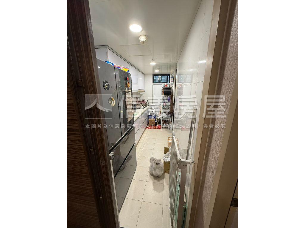 上越３房車位房屋室內格局與周邊環境