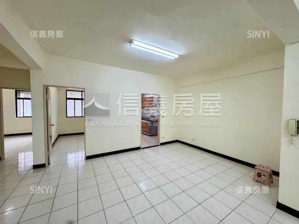 近行政中心成家美邸房屋室內格局與周邊環境