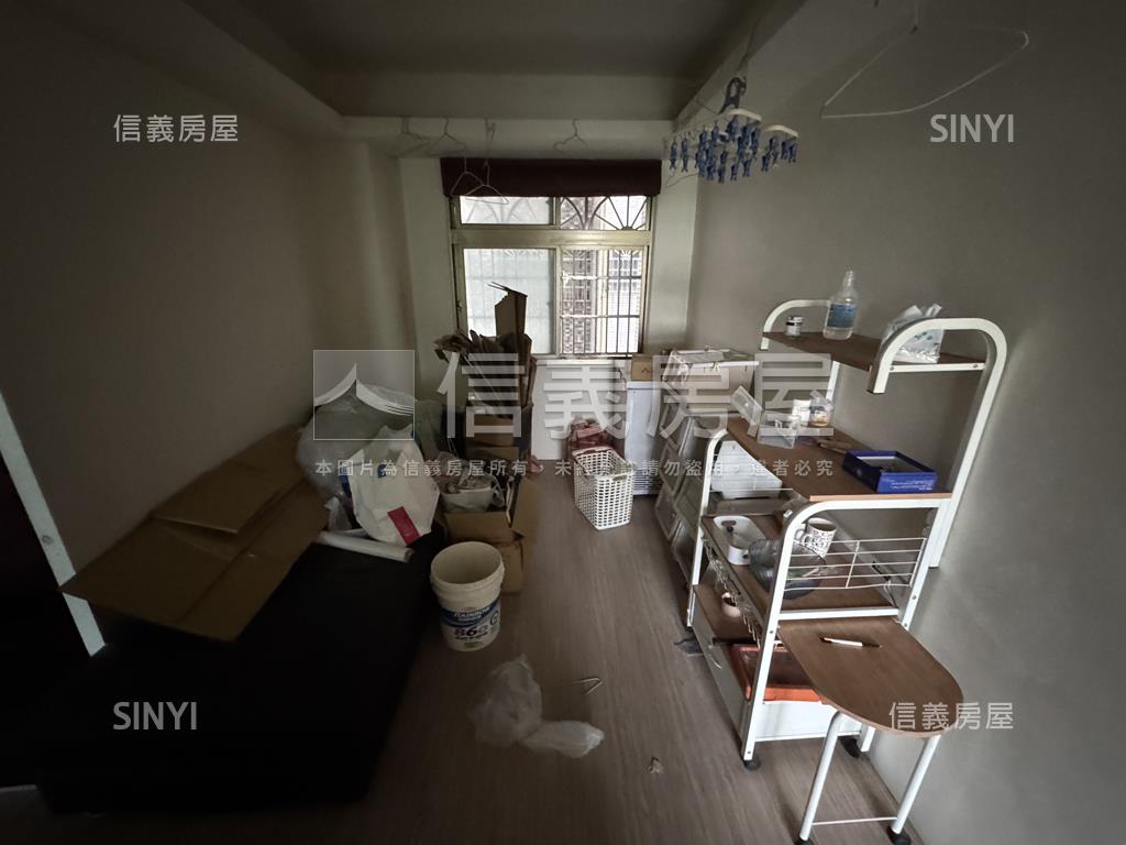 環東商圈陸光國宅三房車位房屋室內格局與周邊環境