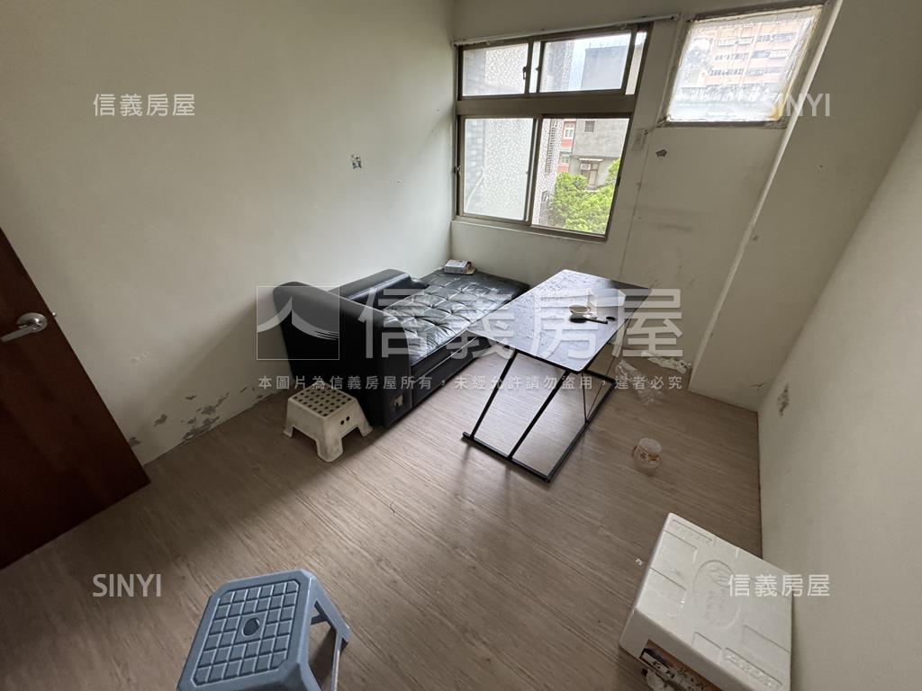 環東商圈陸光國宅三房車位房屋室內格局與周邊環境