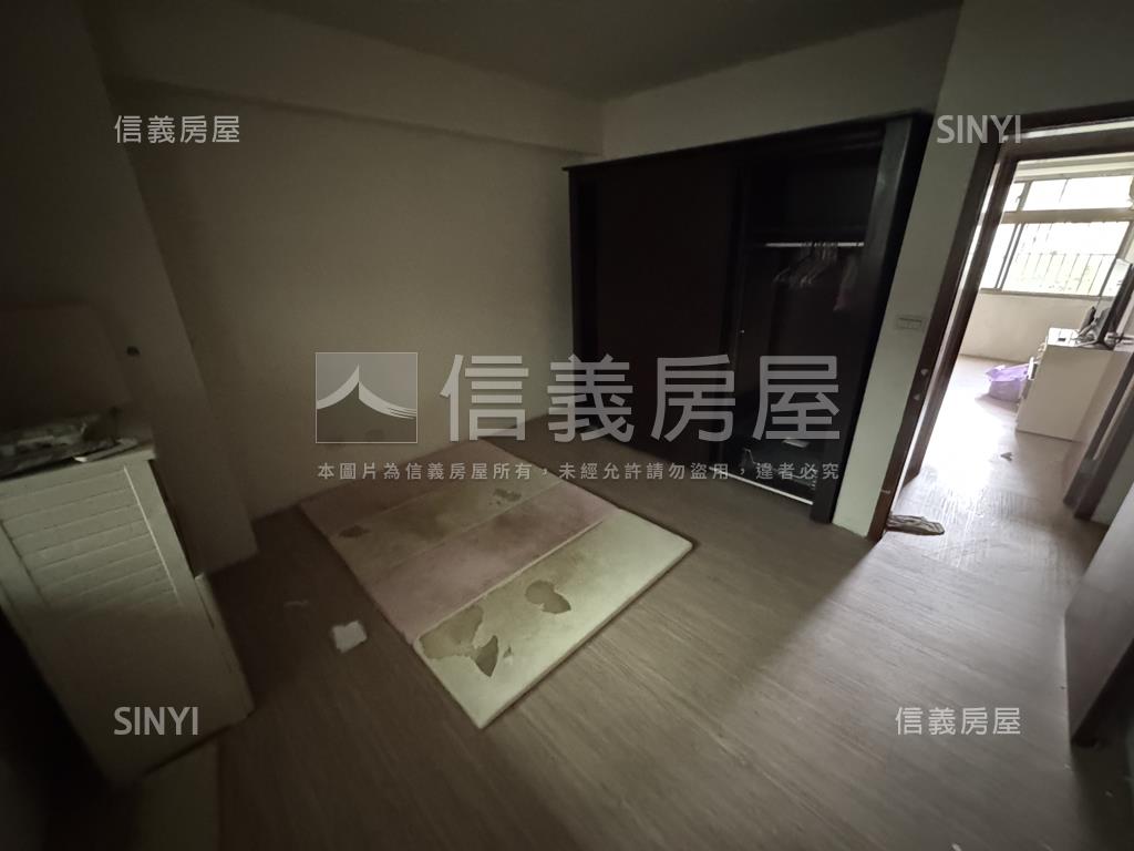 環東商圈陸光國宅三房車位房屋室內格局與周邊環境