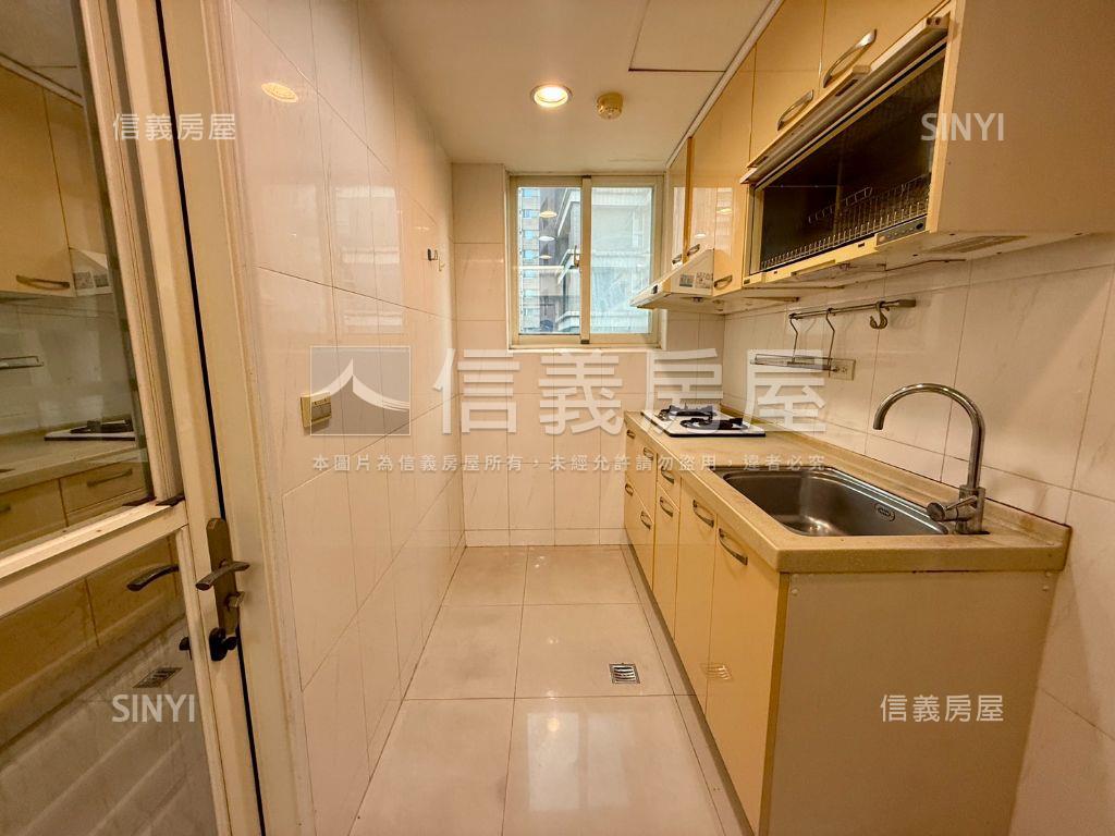 【強案】水岸雙星二房車位房屋室內格局與周邊環境