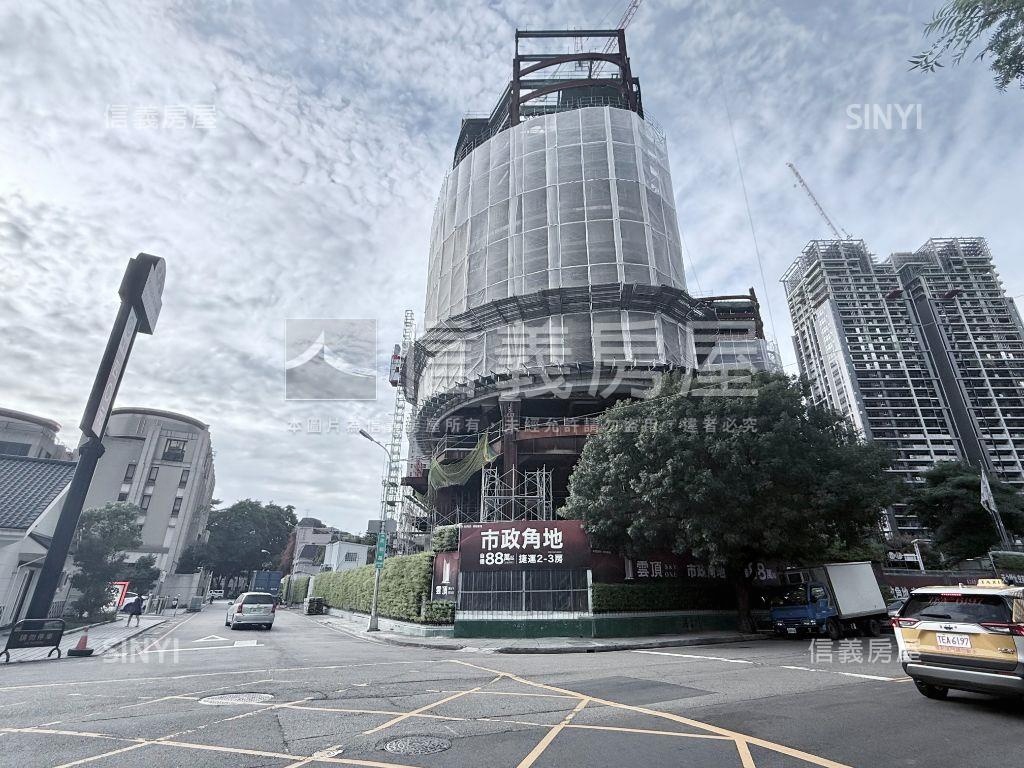 稀有雲頂高樓兩房雙衛平車房屋室內格局與周邊環境